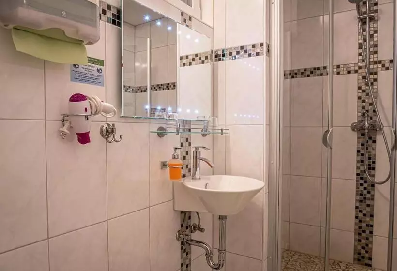 Hotelli Bouzid   Laatzen