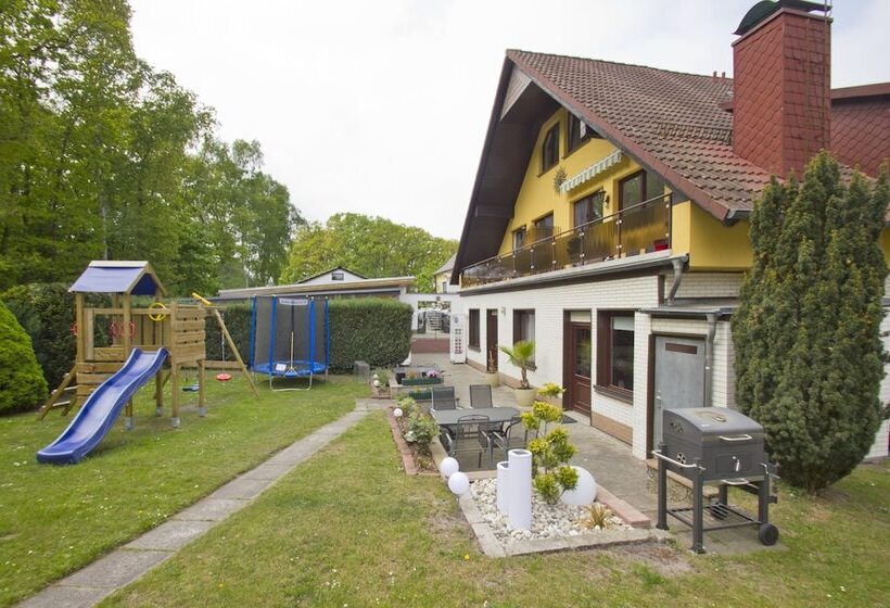 בית מלון כפרי Ferienhus Baabe