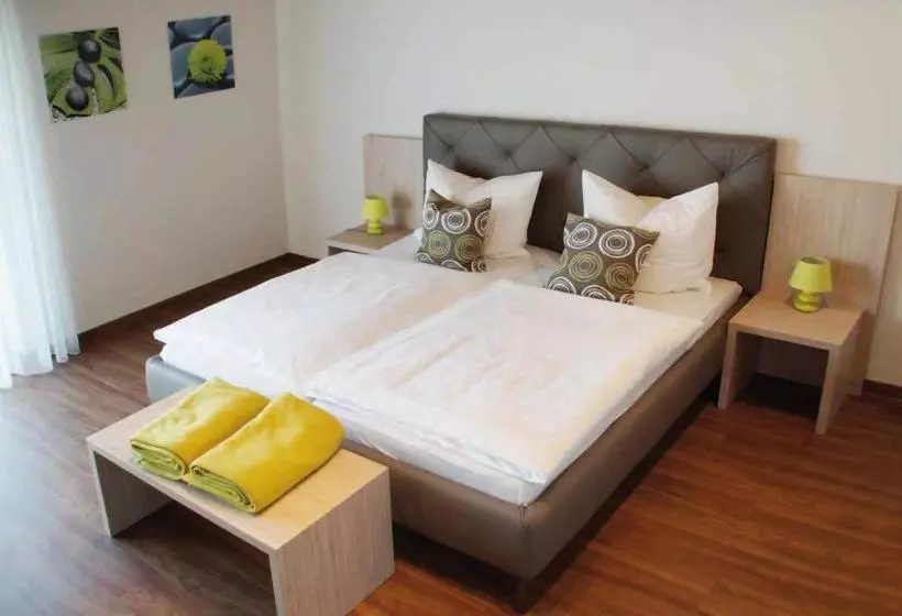 Hotelli Gasthaus Wollscheid