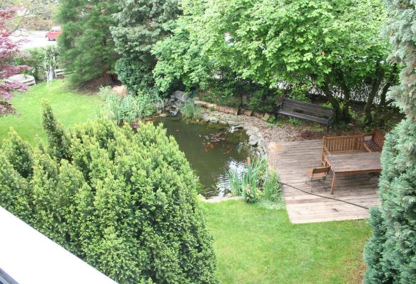 فندق Huber Garni