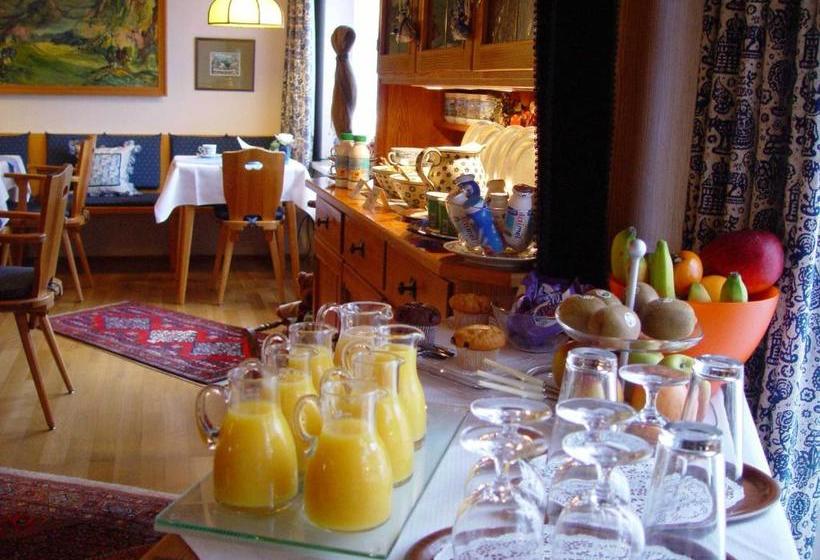 فندق Huber Garni