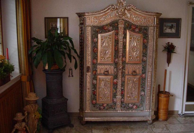 فندق Huber Garni