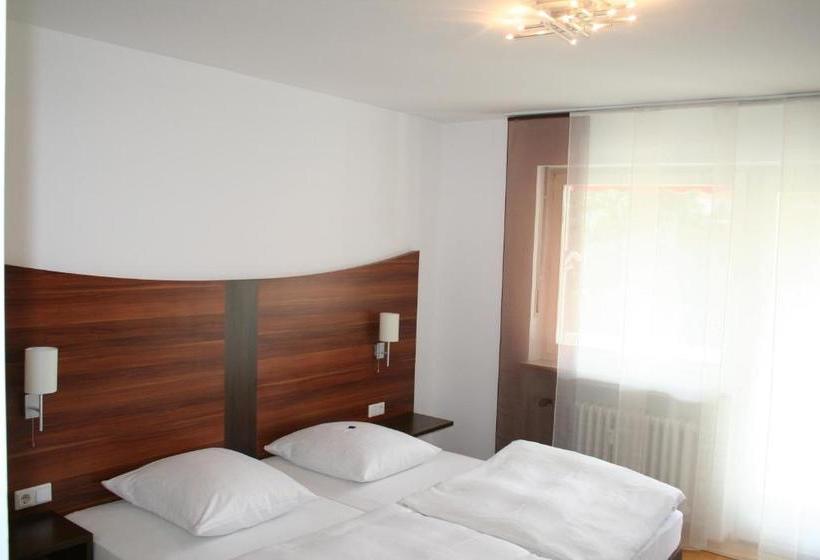 فندق Huber Garni