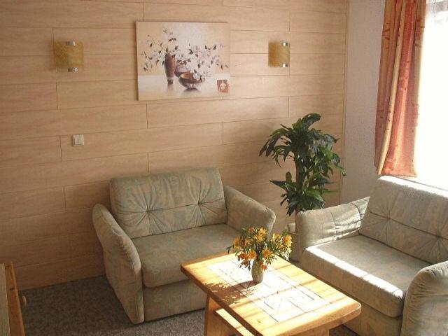 فندق Gästehaus Nis Puk Und Ferienwohnungen