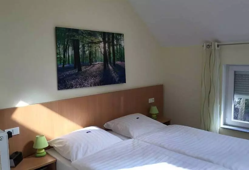 Hotelli Pension Im Wirtshaus Himberg