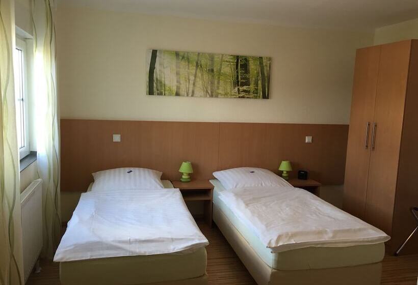 酒店 Pension Im Wirtshaus Himberg