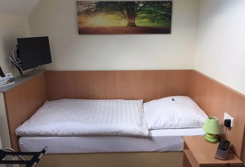 Hotelli Pension Im Wirtshaus Himberg