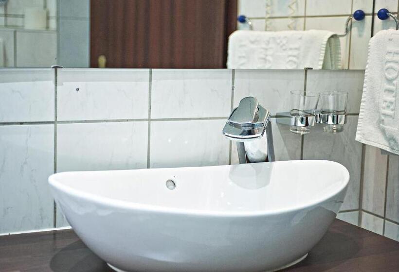 Отель Ravel International