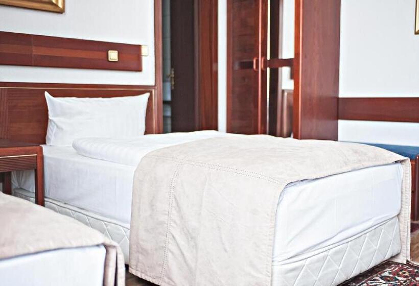 Отель Ravel International