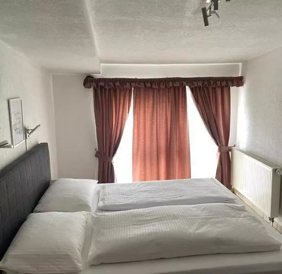 Hotelli Restaurant Germania