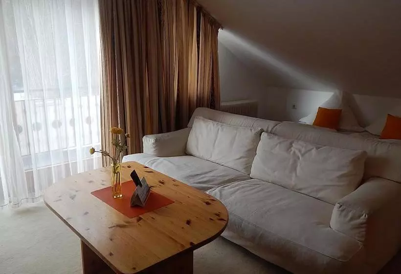 Hotelli Schloss Silberberg