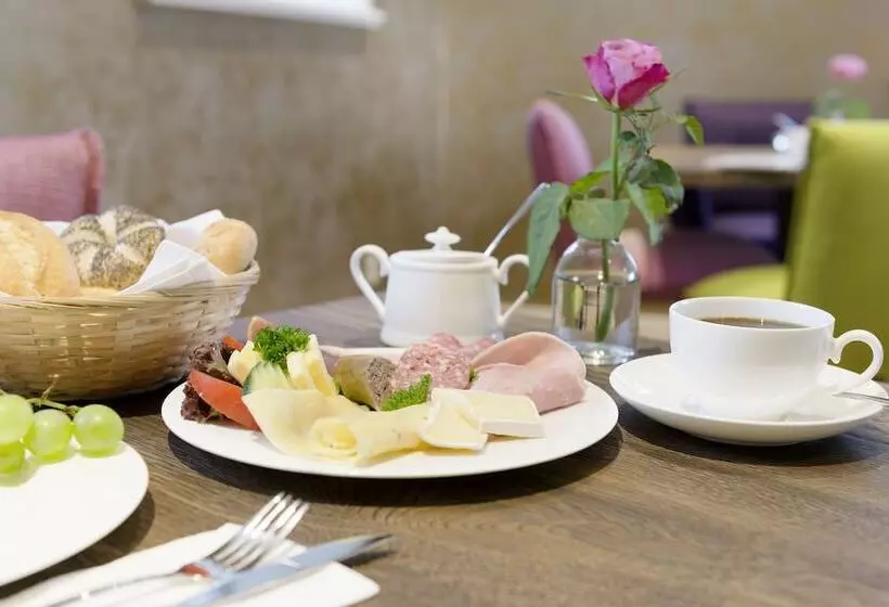 ホテル Schmucke Witwe