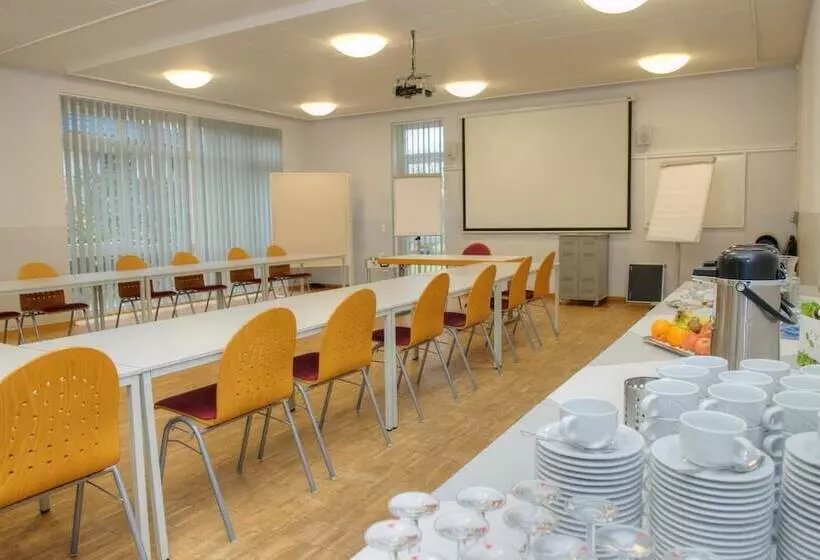 Hotelli Tat Tagungs  Und Gästehaus