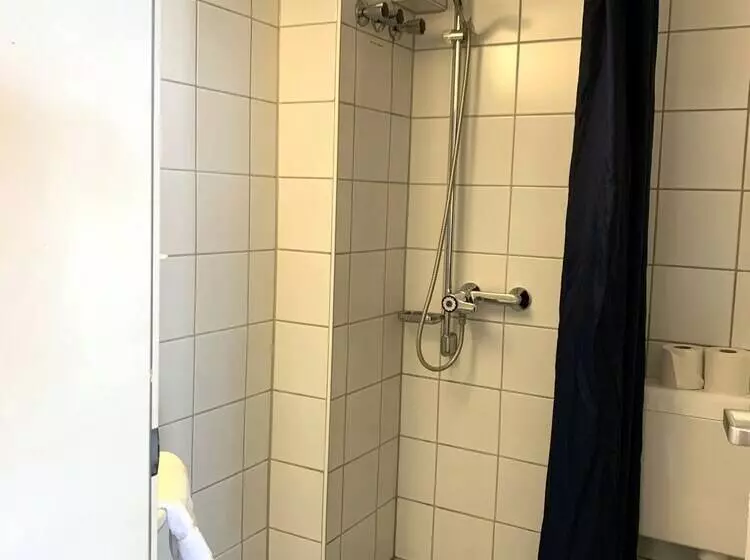 Hotelli Tat Tagungs  Und Gästehaus