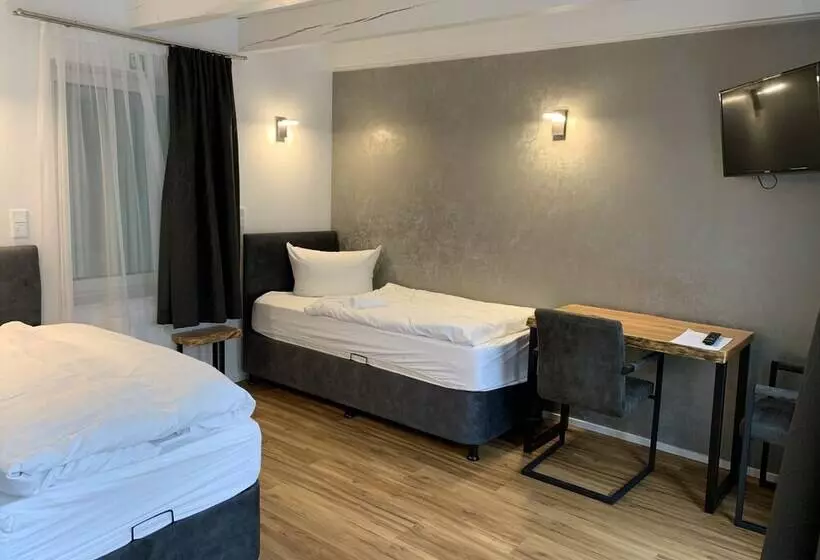 Hotelli Tat Tagungs  Und Gästehaus