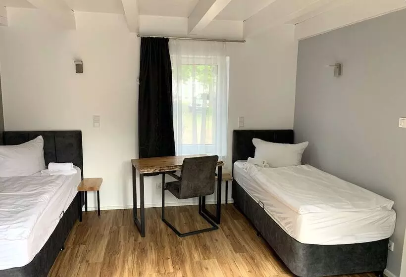 Hotelli Tat Tagungs  Und Gästehaus