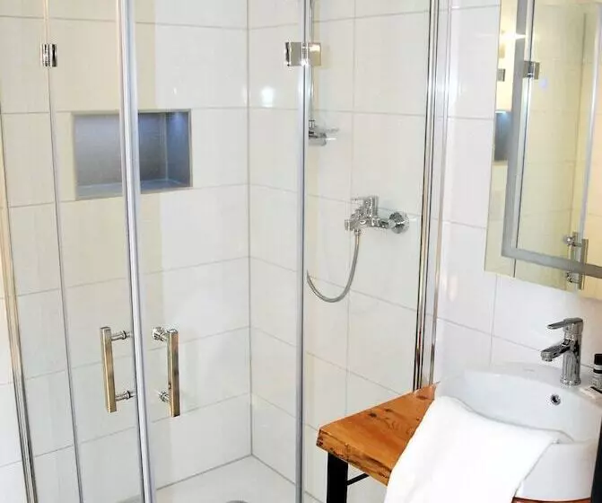 Hotelli Tat Tagungs  Und Gästehaus