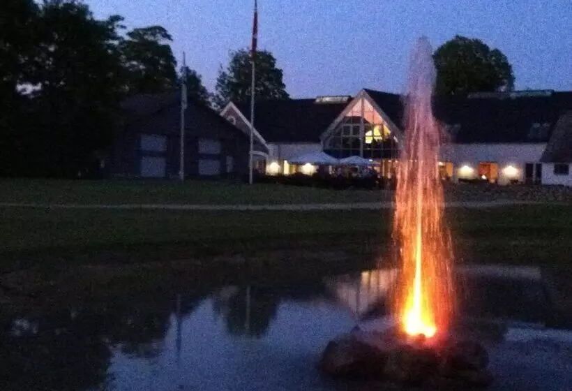هتل Tollundgaard Golf Park