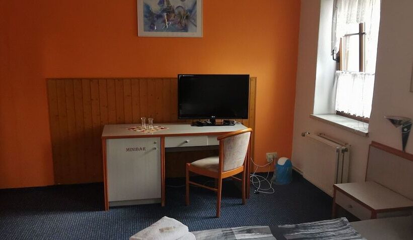 Отель Wirtshaus Alte Schmiede