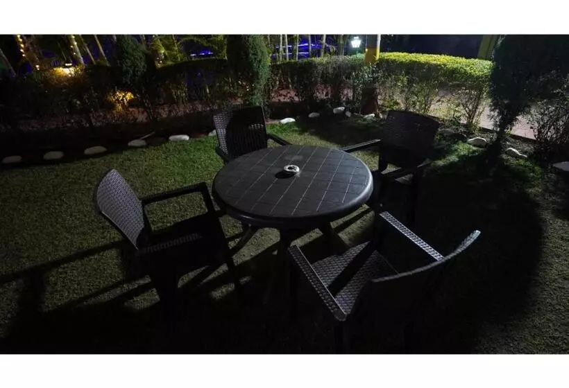 Hotelli Hr Dukes Den Resort