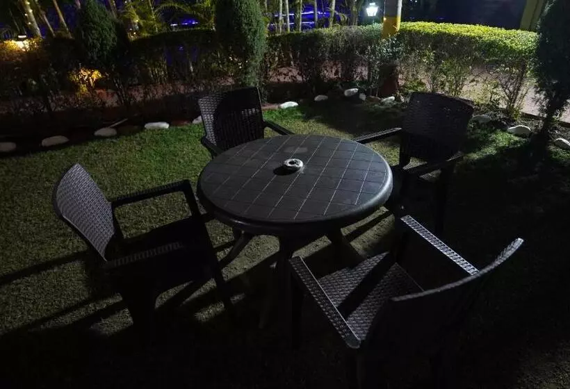 Hotelli Hr Dukes Den Resort