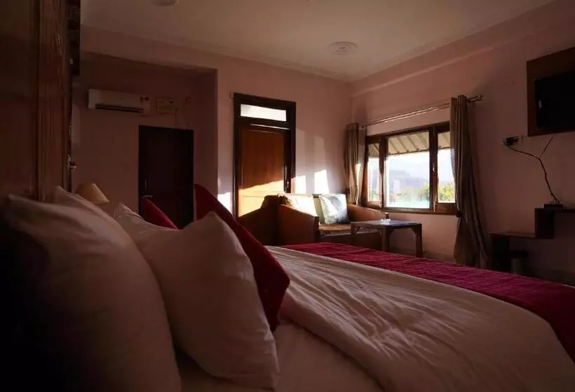 Hotelli Hr Dukes Den Resort