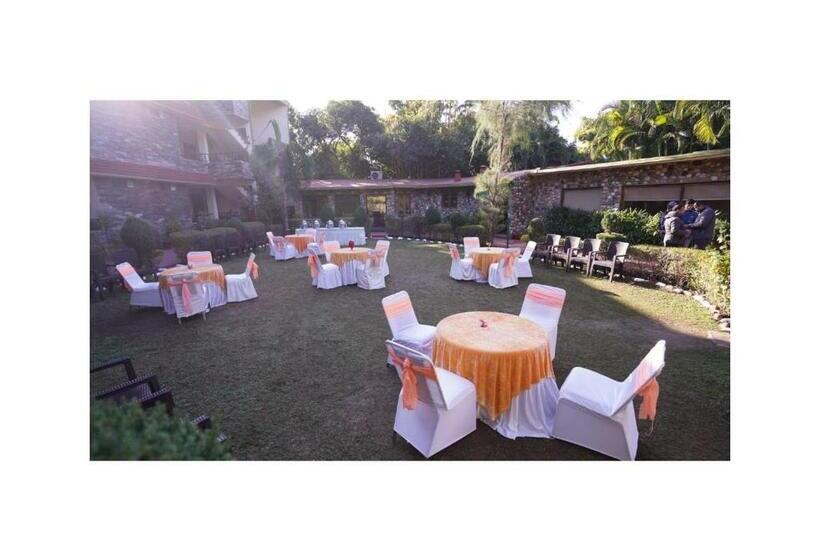 هتل Hr Dukes Den Resort