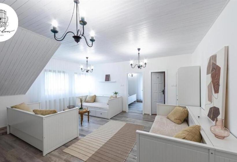 Penzión čarovný Dvor