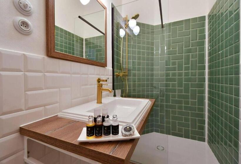 Zámek Castle Račice   Předzámčí Forecastle