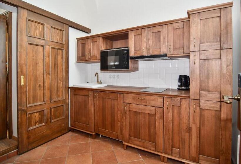 Zámek Castle Račice   Předzámčí Forecastle