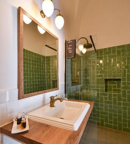 Zámek Castle Račice   Předzámčí Forecastle