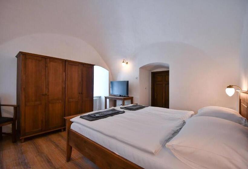 Zámek Castle Račice   Předzámčí Forecastle