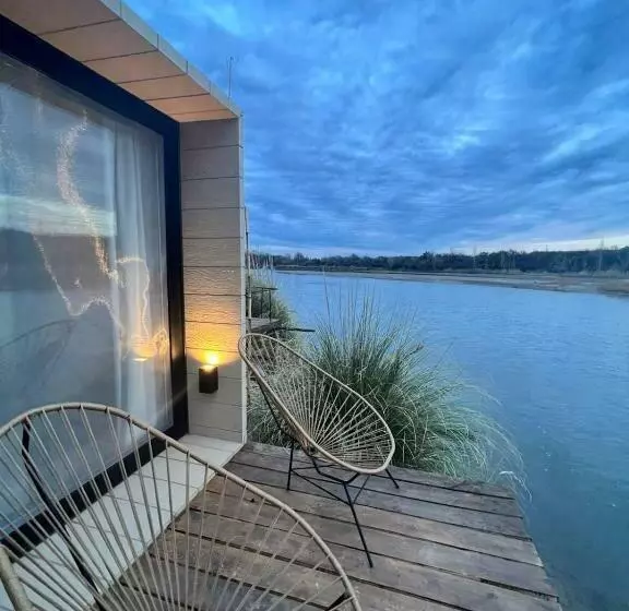 Retkeilymaja Bodega Trina Suites