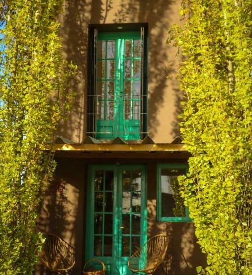 Hostel Bodega Trina Suites