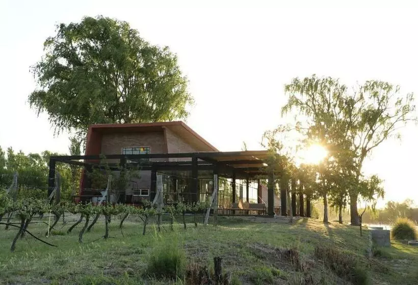 Retkeilymaja Bodega Trina Suites