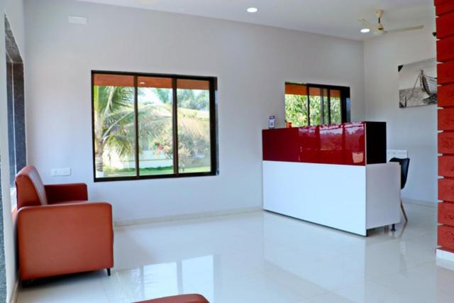 בית מלון כפרי Beach Village Resort