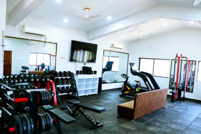 בית מלון כפרי Beach Village Resort