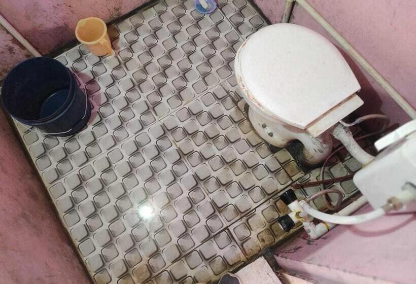 ホテル Oyo Veeru Guest House