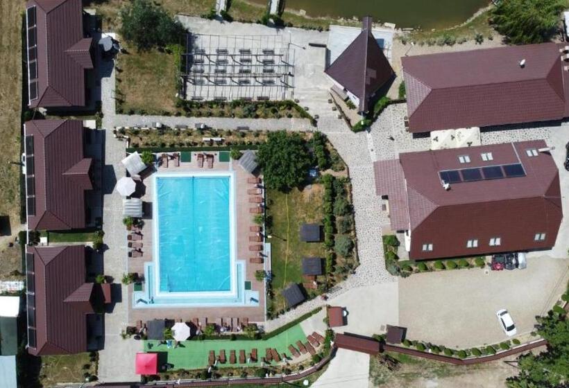 هتل Pensiunea Popasul Codrenilor