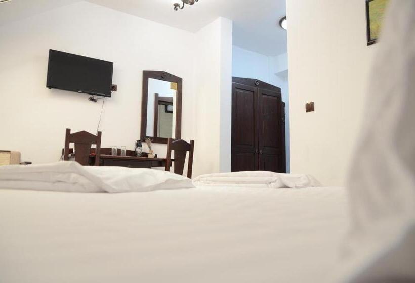 هتل Pensiunea Popasul Codrenilor