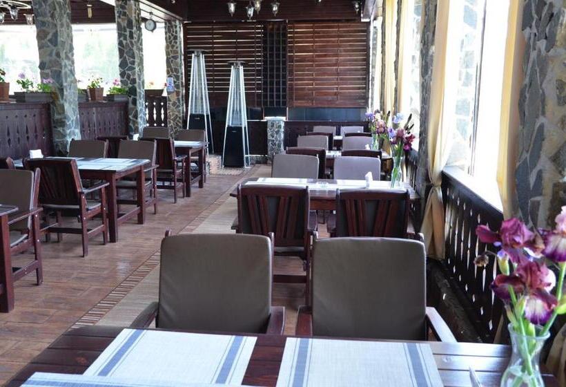 هتل Pensiunea Popasul Codrenilor