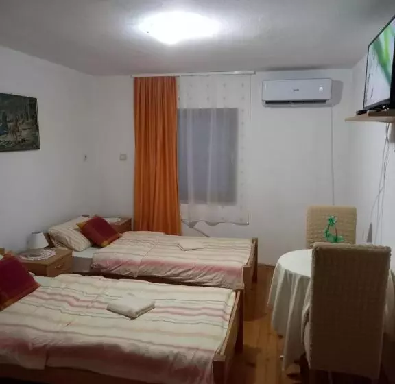 پانسیون Sobe Dujakovic