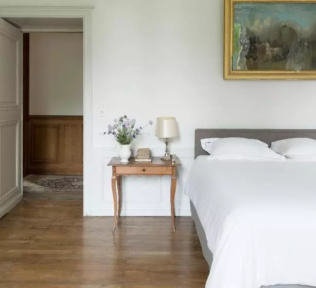 Aamiaismajoitus (B&B) Château De Martigny