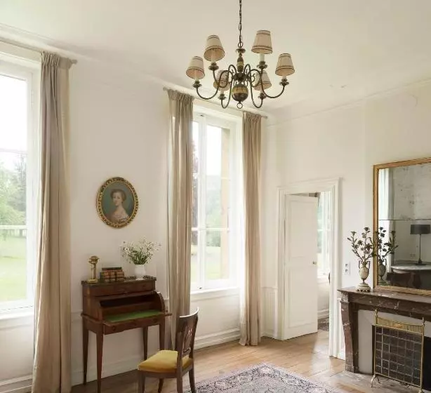 Aamiaismajoitus (B&B) Château De Martigny