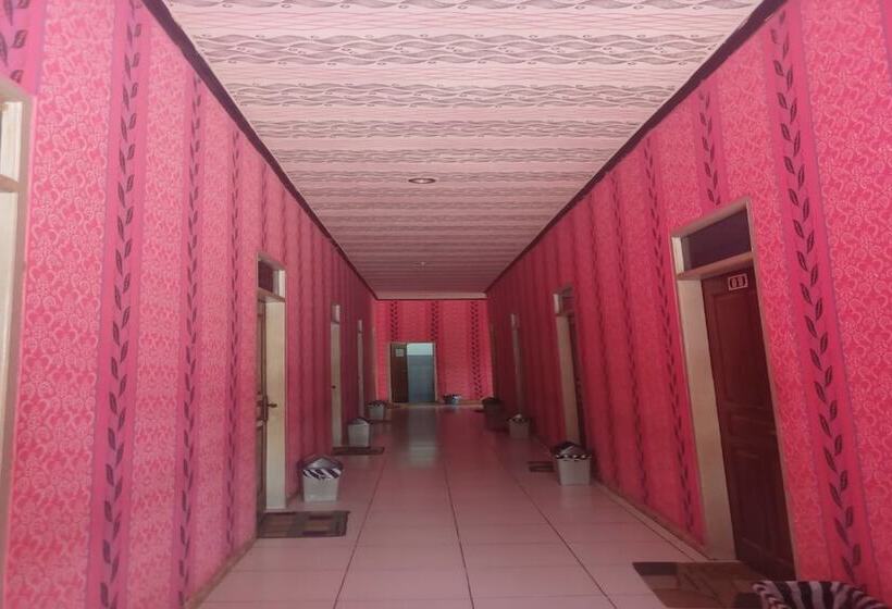 בית מלון כפרי Oyo 91251 Aida Lestari