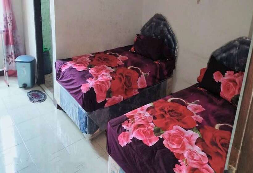 בית מלון כפרי Oyo 91251 Aida Lestari