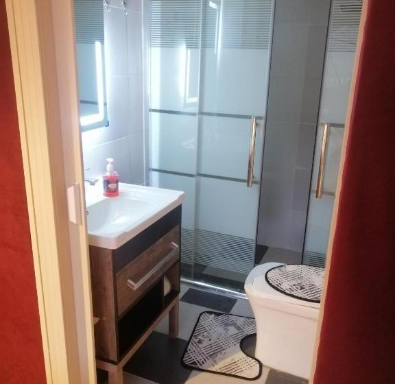 پانسیون Bubble Castle House