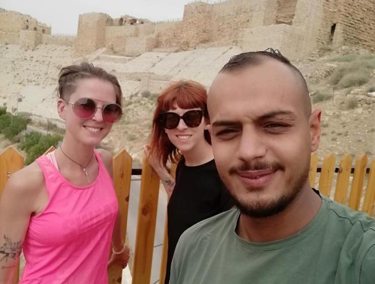 پانسیون Bubble Castle House