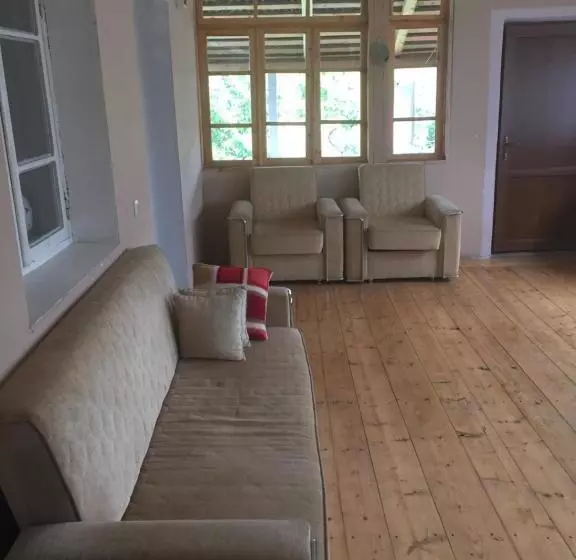 پانسیون Guesthouse Lali Guledani