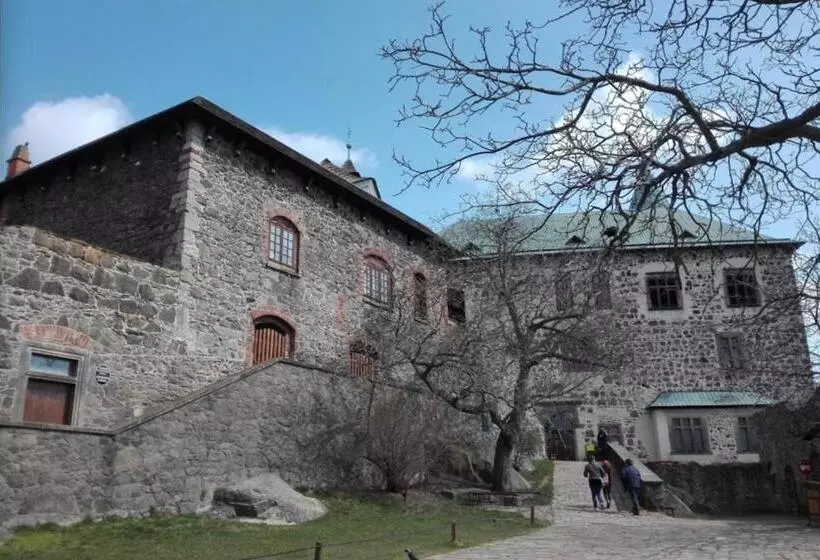 Majatalo Penzion U Nouzů